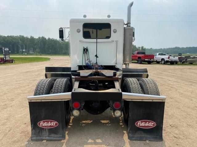 Image of Peterbilt 375 equipment image 4