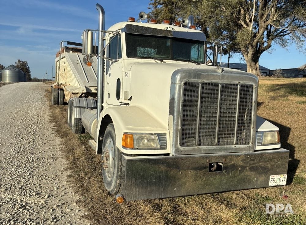 1990 Peterbilt 377 Equipment Image0