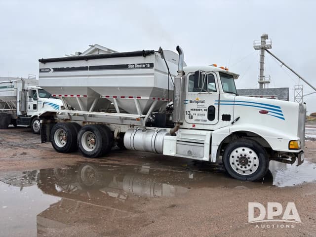 Image of Peterbilt 377 equipment image 2