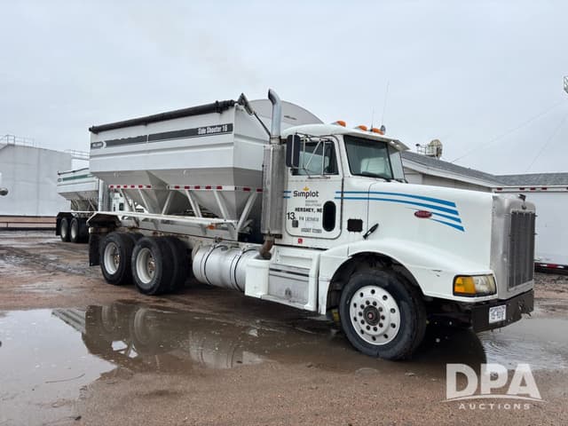 Image of Peterbilt 377 equipment image 1