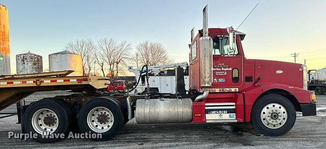 Image of Peterbilt 377 equipment image 3