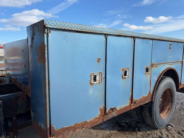 Image of Peterbilt 377 equipment image 3