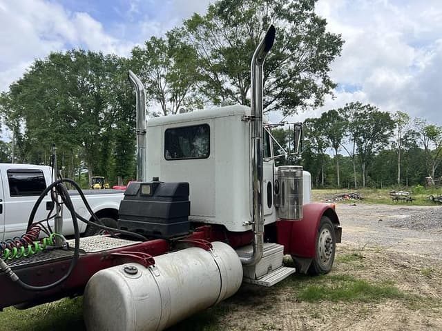 Image of Peterbilt 379 equipment image 4