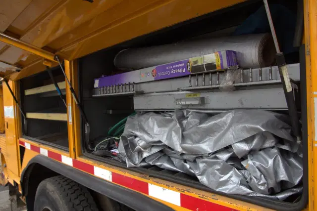 Image of Peterbilt 320 equipment image 4