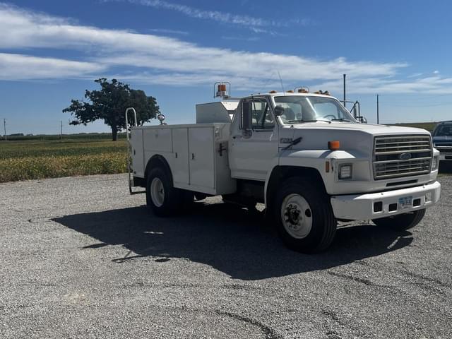 Image of Ford F-700 equipment image 1