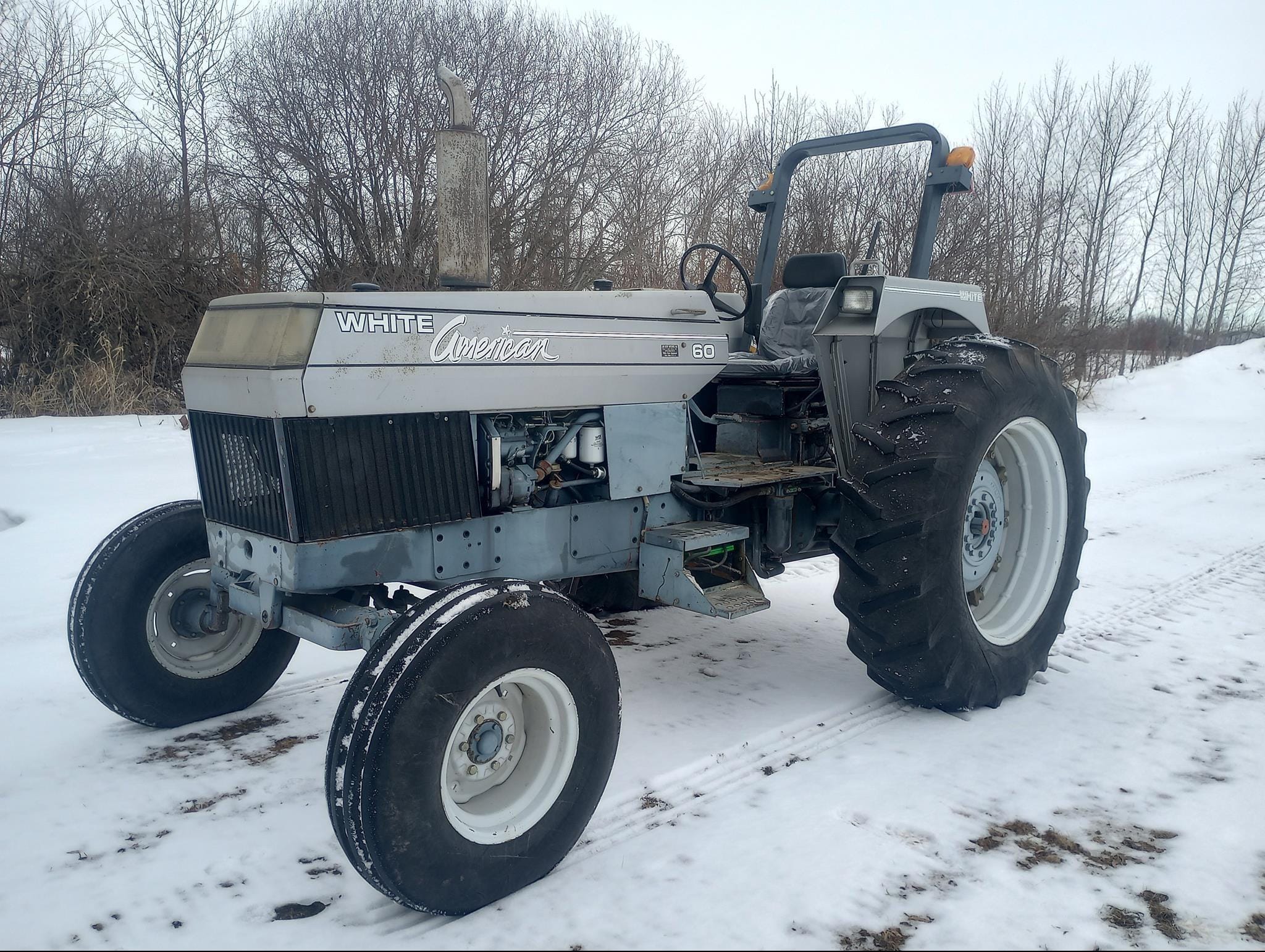 1990 White American 60 Equipment Image0