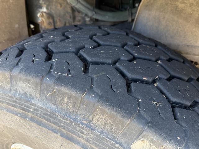 Image of White GMC Autocar equipment image 3