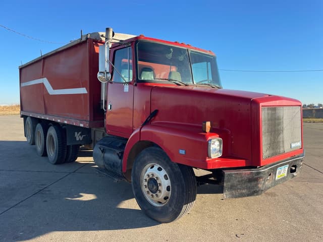 Image of White GMC Undetermined equipment image 2