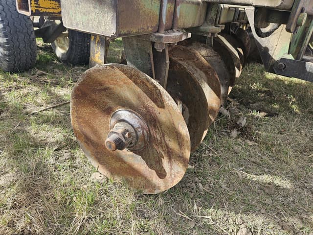 Image of Wishek 842 equipment image 3