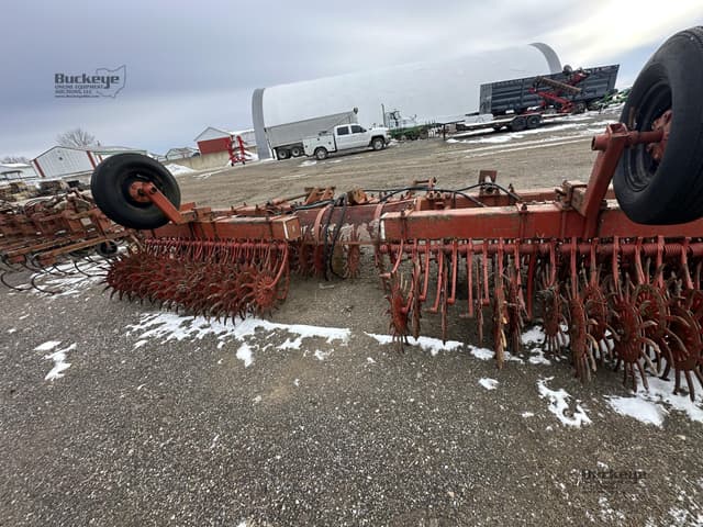 Image of Yetter 30 equipment image 2