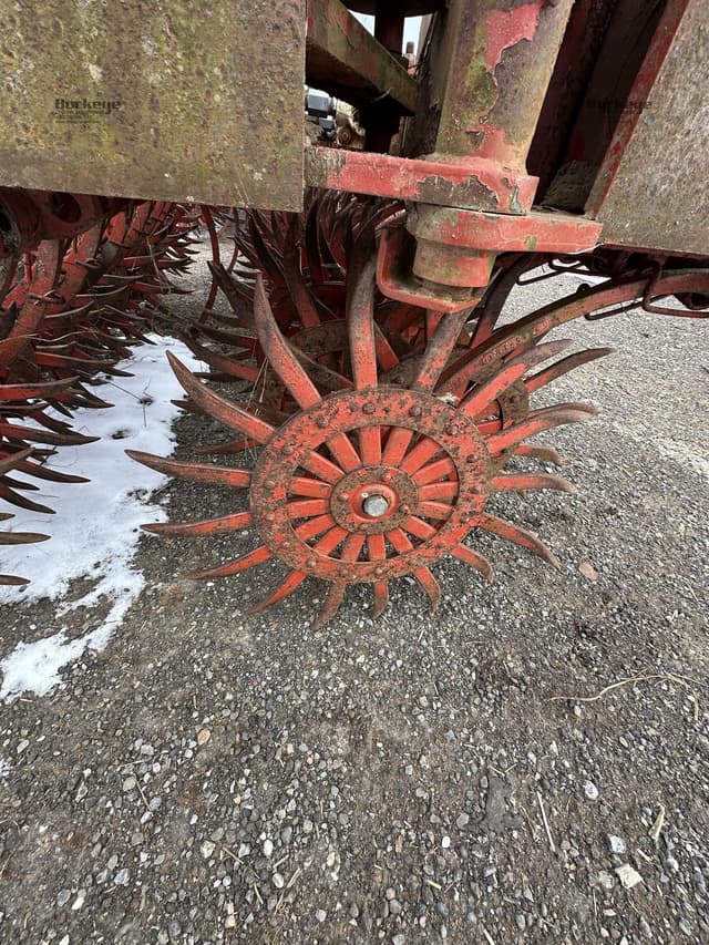 Image of Yetter 30 equipment image 4