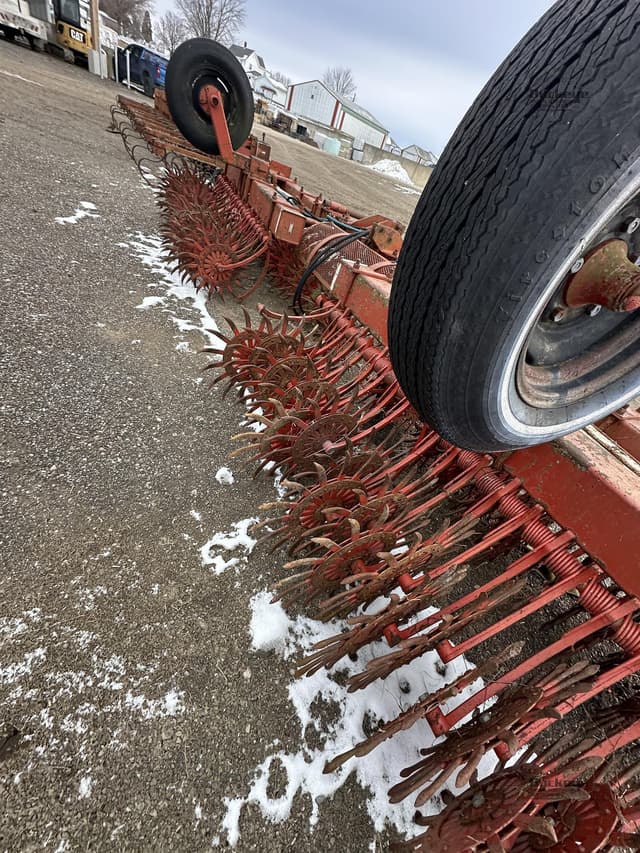 Image of Yetter 30 equipment image 3