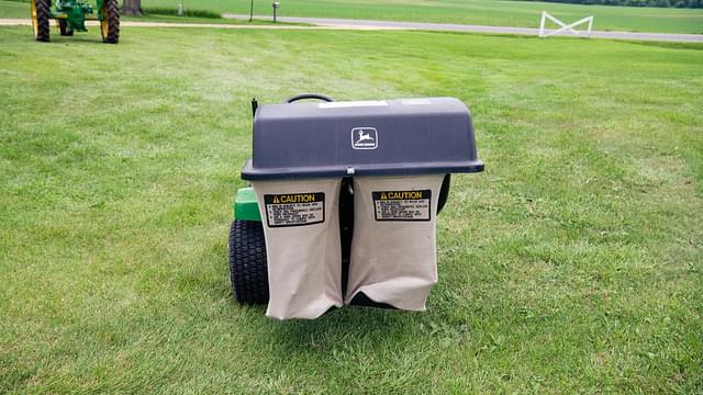 Image of John Deere LX172 equipment image 4