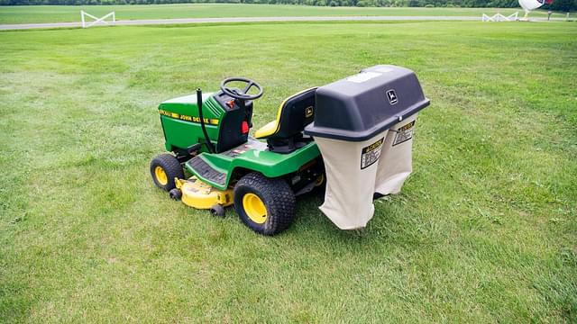 Image of John Deere LX172 equipment image 3