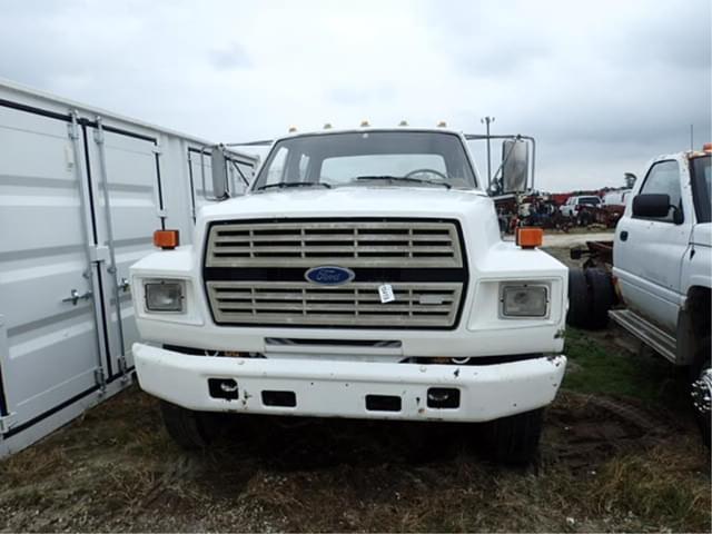 Image of Ford F-700 equipment image 1