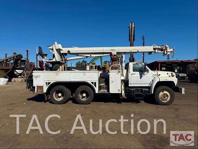 Image of Ford FT900 equipment image 1