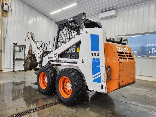 Image of Bobcat 743 equipment image 2