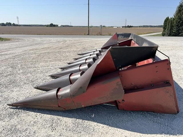 Image of Case IH 1063 equipment image 4