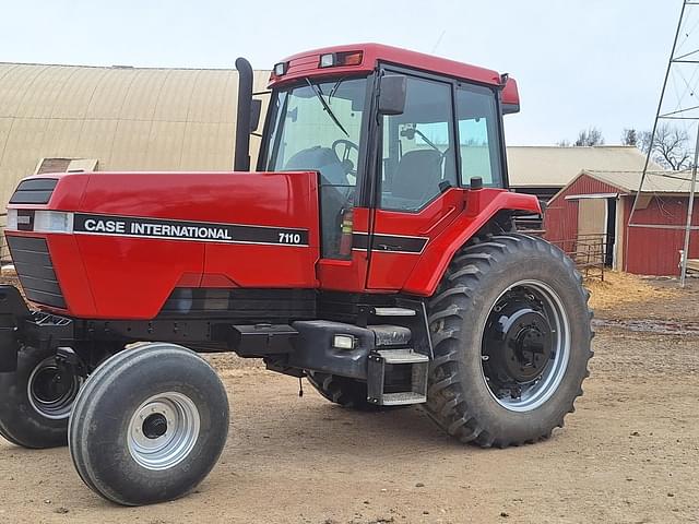 Image of Case IH 7110 equipment image 3