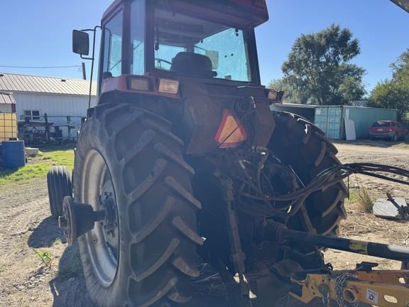 Image of Case IH 7110 equipment image 2