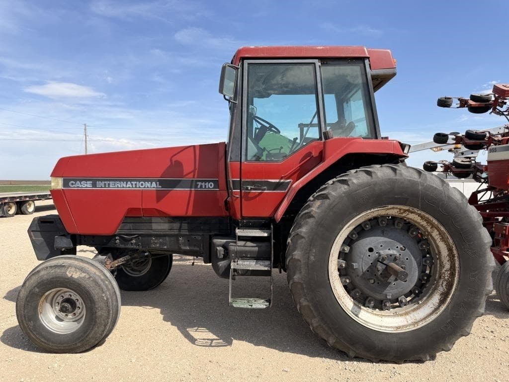 Image of Case IH 7110 Primary image