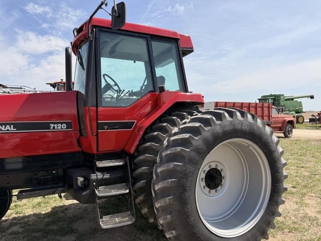 Image of Case IH 7120 equipment image 4