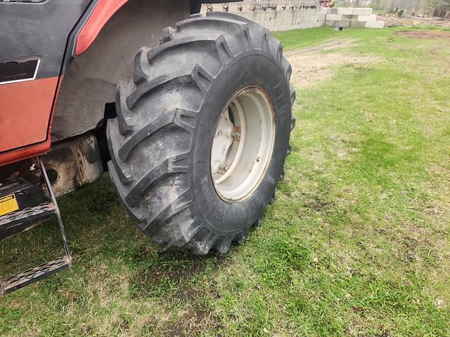 Image of Case IH 595 equipment image 3
