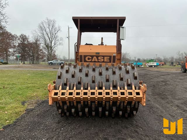 Image of Case 1102PD equipment image 1