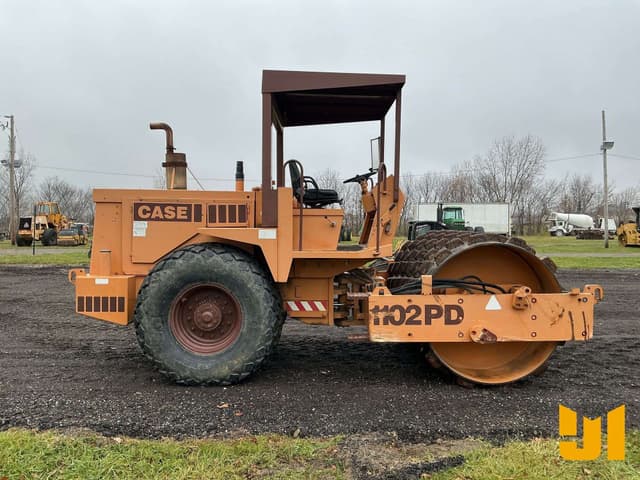 Image of Case 1102PD equipment image 3