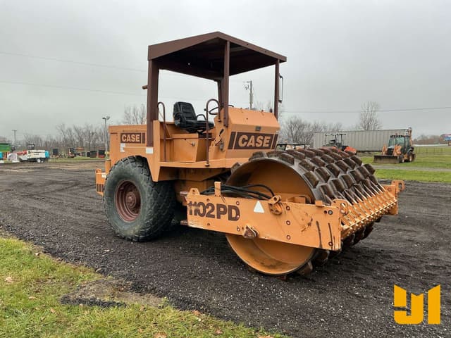 Image of Case 1102PD equipment image 2