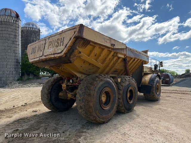 Image of Caterpillar D400D equipment image 4