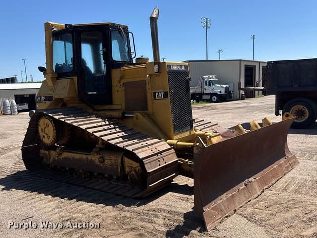 Image of Caterpillar D4H-LGP equipment image 2