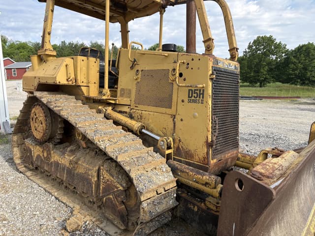 Image of Caterpillar D5H equipment image 3