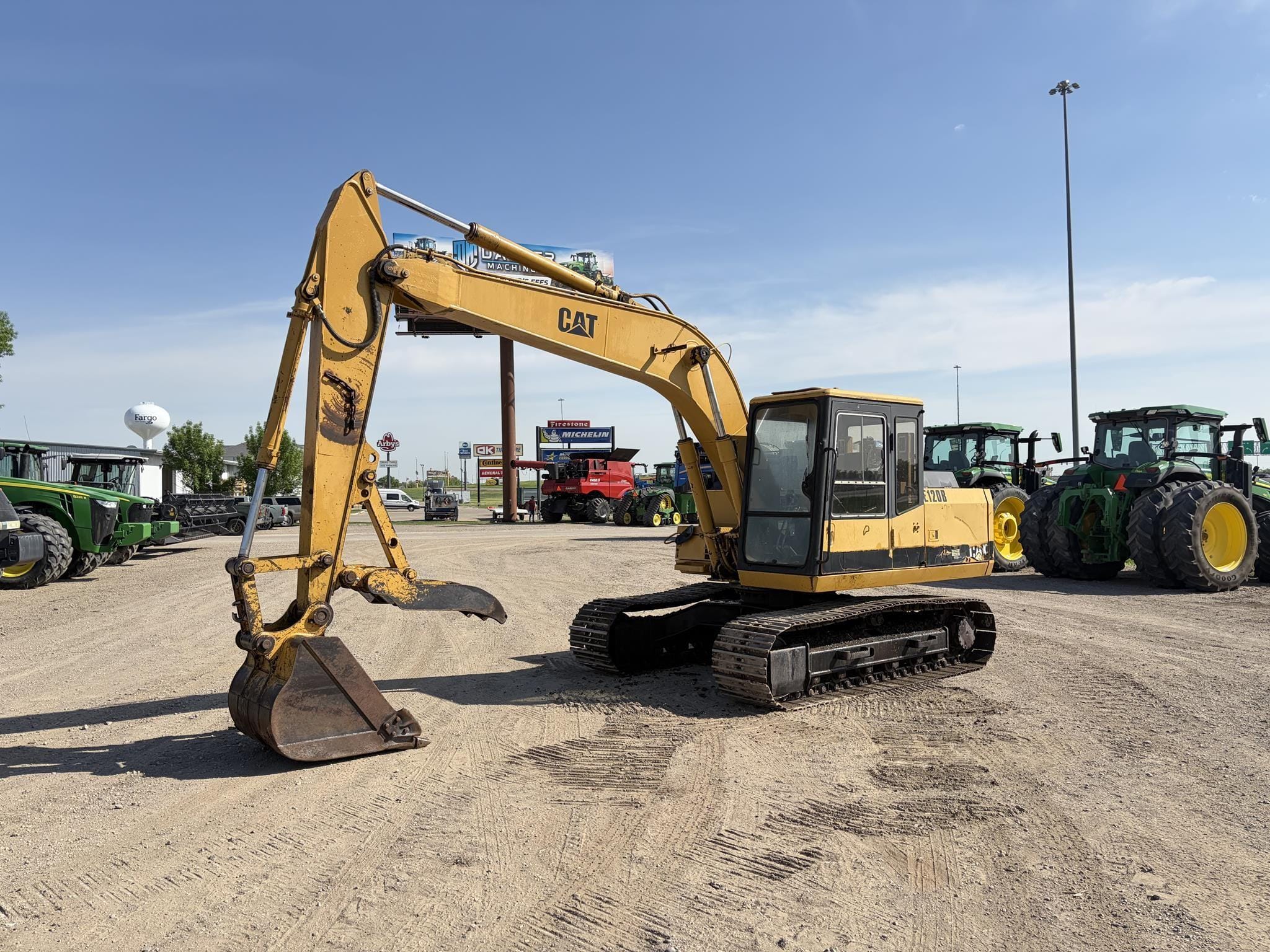 1991 Caterpillar E120B Equipment Image0