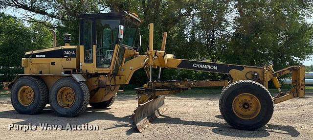 Image of Champion 740A equipment image 3