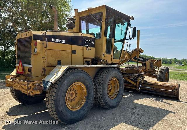 Image of Champion 740A equipment image 4