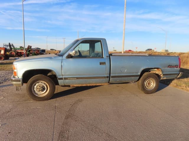 Image of Chevrolet 1500 equipment image 1