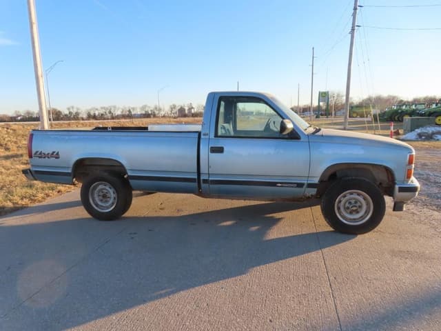 Image of Chevrolet 1500 equipment image 4