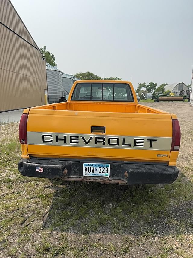 Image of Chevrolet 1500 equipment image 3