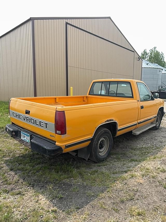 Image of Chevrolet 1500 equipment image 2