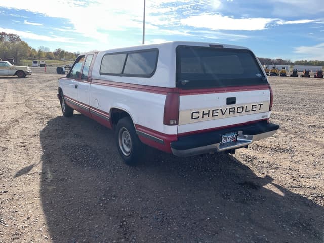 Image of Chevrolet 2500 equipment image 2