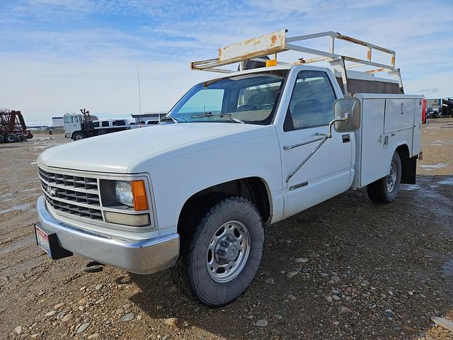 Image of Chevrolet 2500 equipment image 2