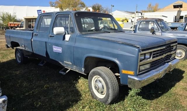 Image of Chevrolet 3500 equipment image 1