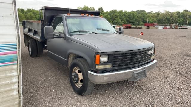 Image of Chevrolet 3500 equipment image 2