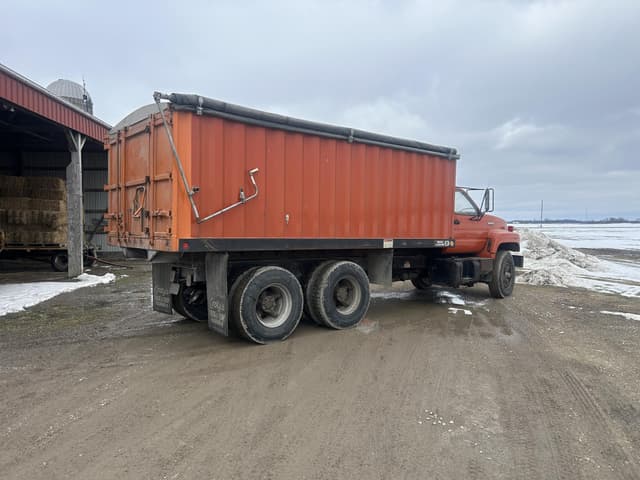 Image of Chevrolet 8500 equipment image 3