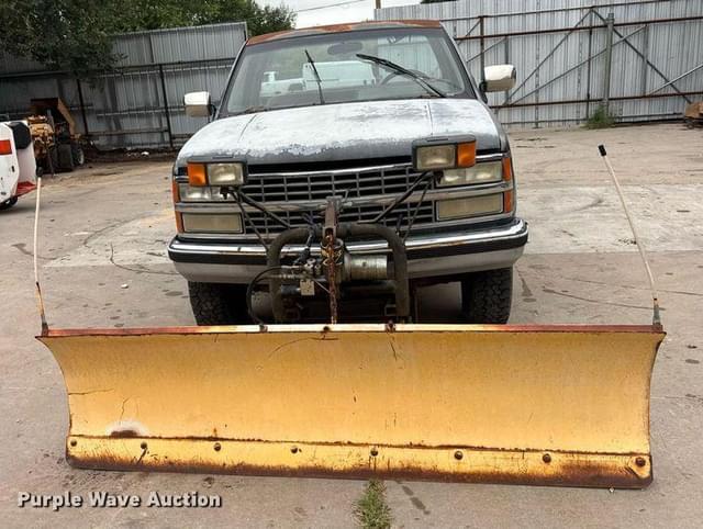 Image of Chevrolet K2500 equipment image 1