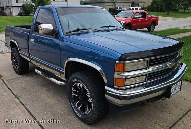 Image of Chevrolet K1500 equipment image 2