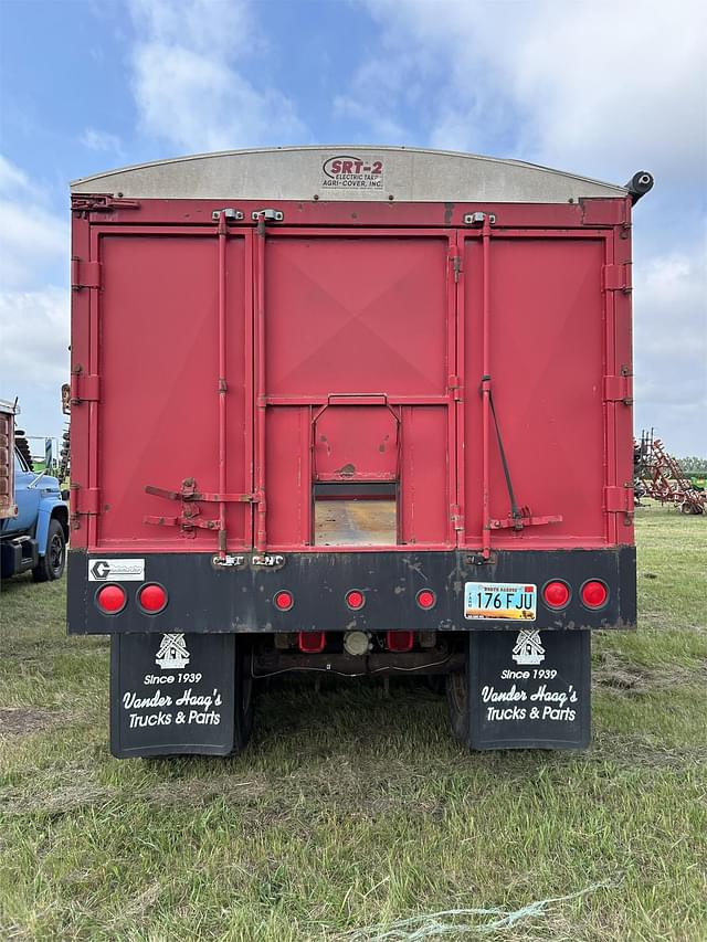 Image of Chevrolet Kodiak 70 equipment image 3