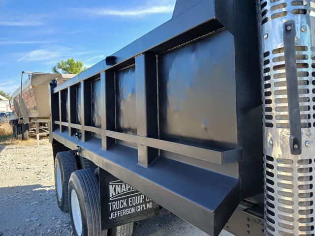 Image of Chevrolet Kodiak equipment image 3