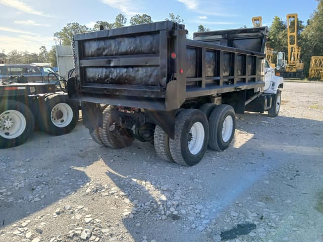 Image of Chevrolet Kodiak equipment image 2